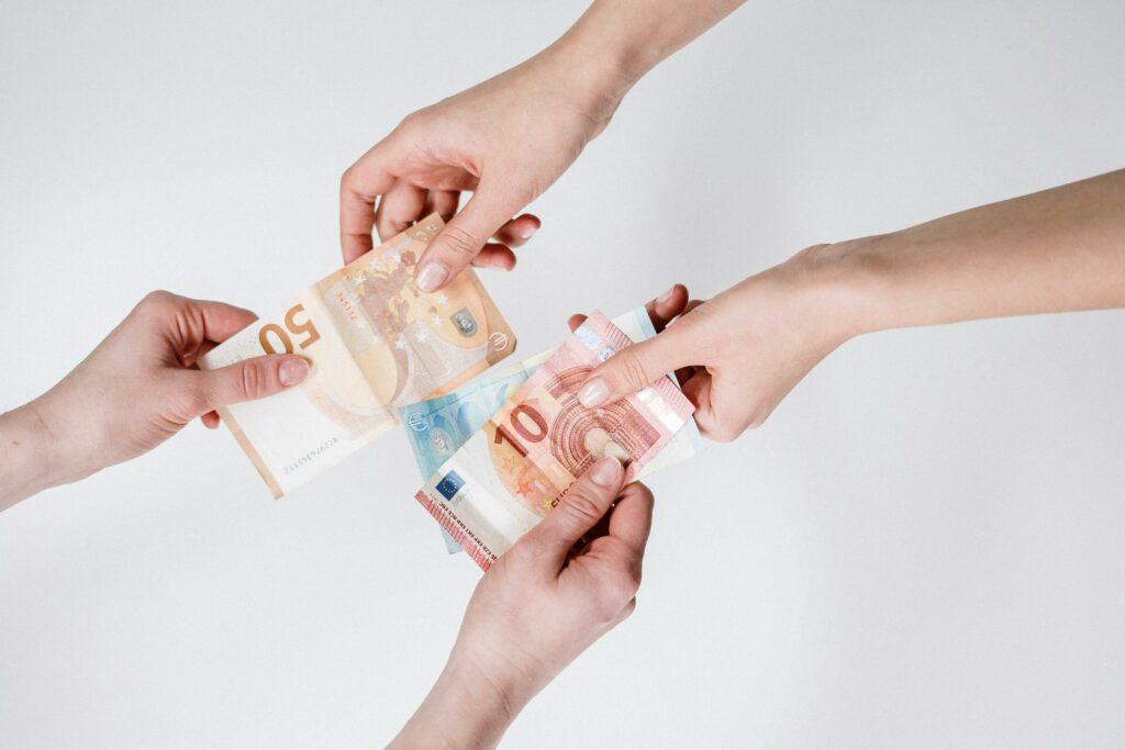 Ile kosztuje reklama w mediach społecznościowych i jak zarabiać w domu?