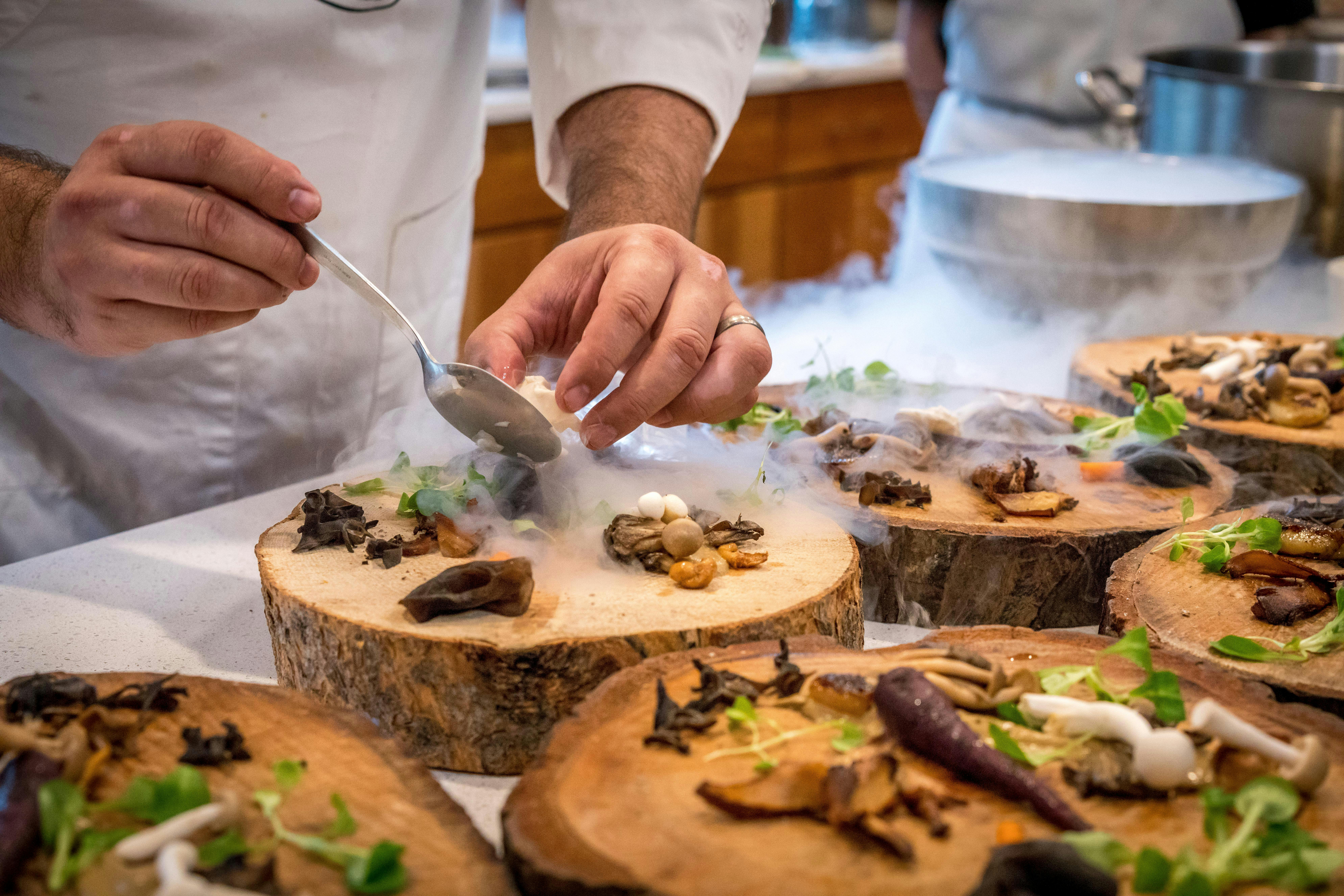 Influencer marketing w branży gastronomicznej – jak restauracje mogą wykorzystać lokalnych influencerów