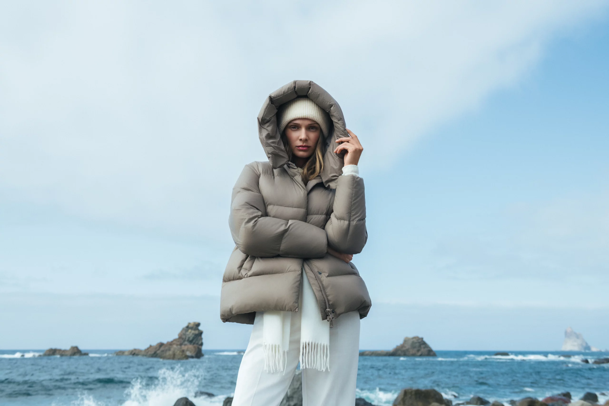 Model w ubraniach marki Lancerto – kampania influencer marketingowa z NanoInflu